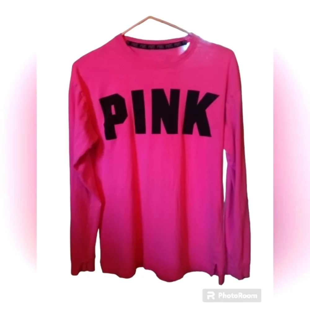 PINK VS Long Sleeve Crew neck Tee Shirt Pink with Black Logos - Picture 1 of 8